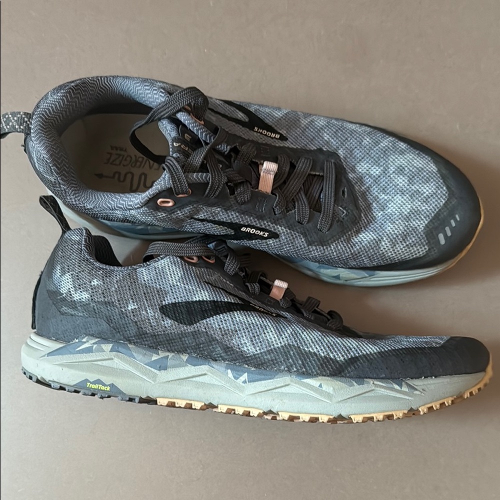 Brooks Men's Black Trail Running Shoes